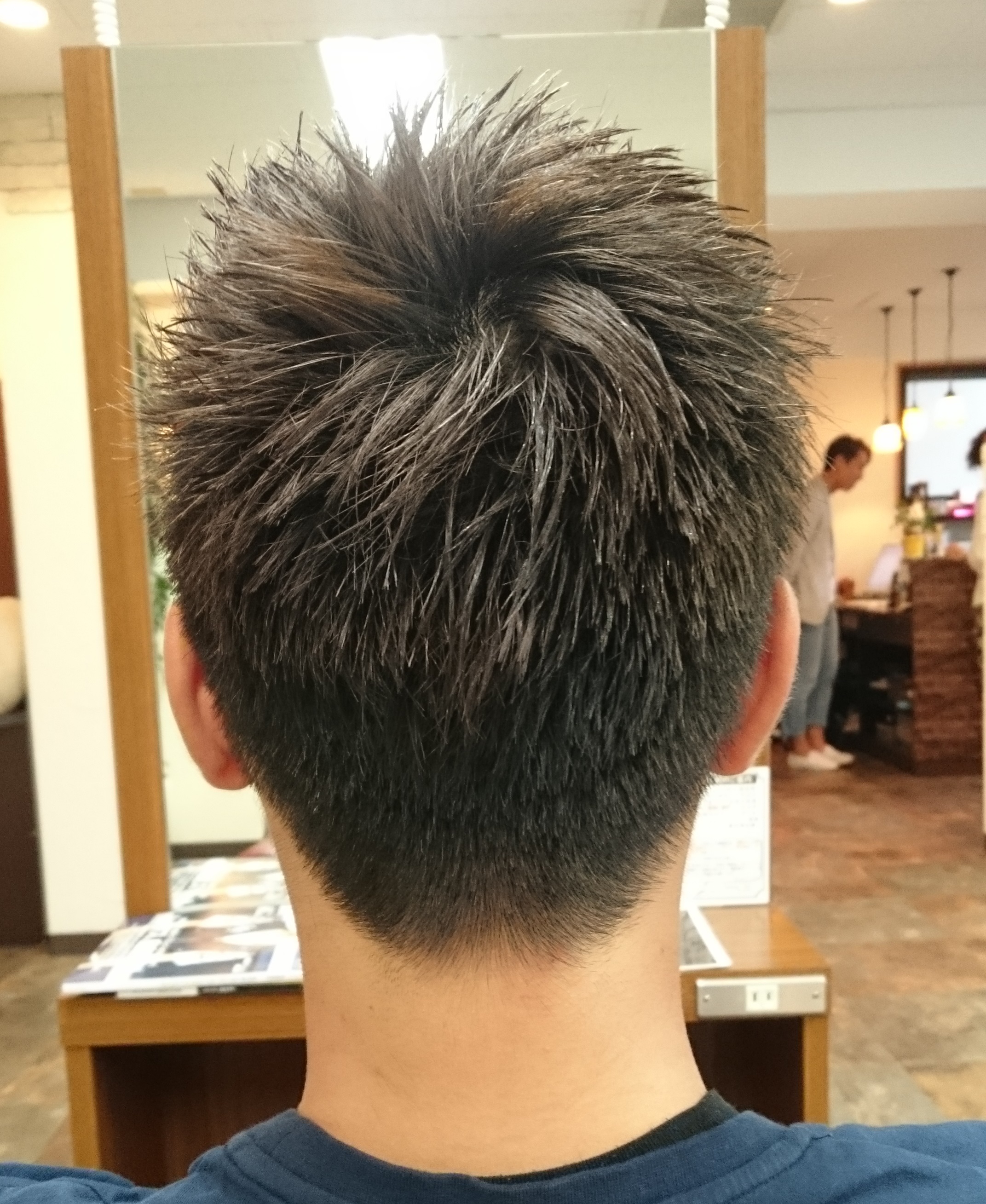 この夏 メンズにオススメのベリーショートの刈り上げイケメンスタイル 長町の美容室はサラツヤな髪をgetできると大人気です